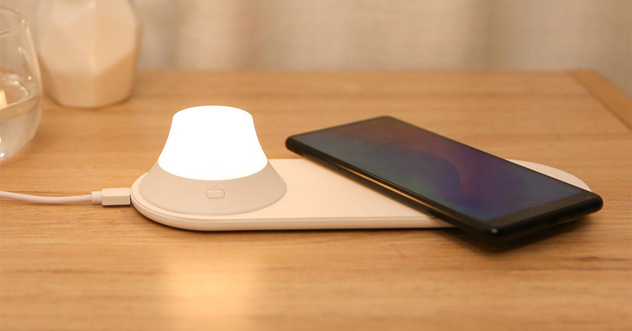 Xiaomi lanza una alfombrilla de carga inalámbrica con lámpara
