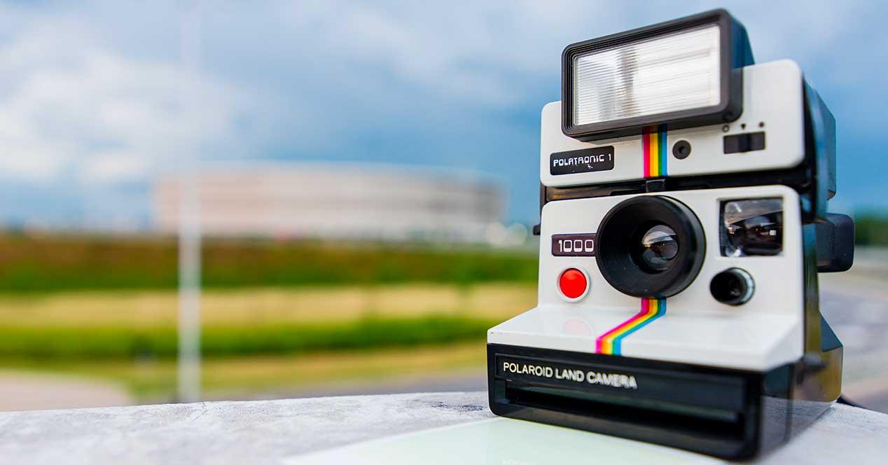 la nieve Simplificar Digno Mejores cámaras instantáneas: ¿Cuál comprar? Polaroid, Instax y otros  modelos