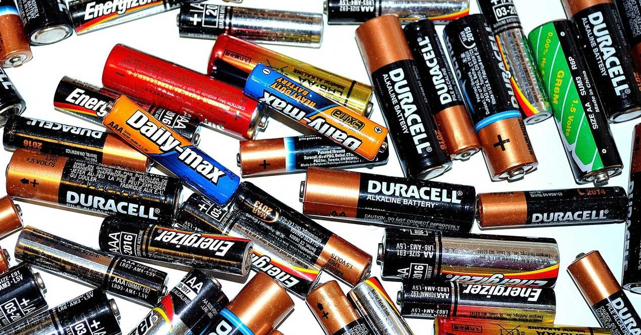 Cuál es la diferencia entre una batería AA y AAA en términos de voltaje,  amperaje y capacidad? - Quora
