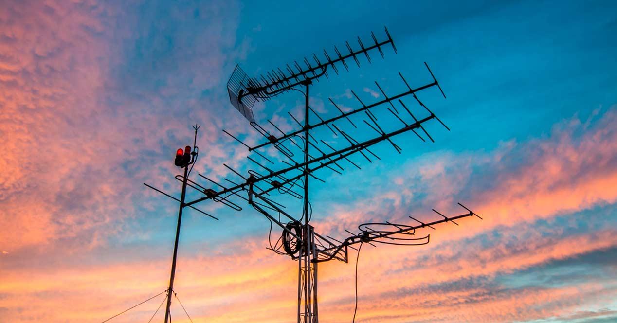 Antenas de televisión en Brunete: ventajas y desventajas de la TDT