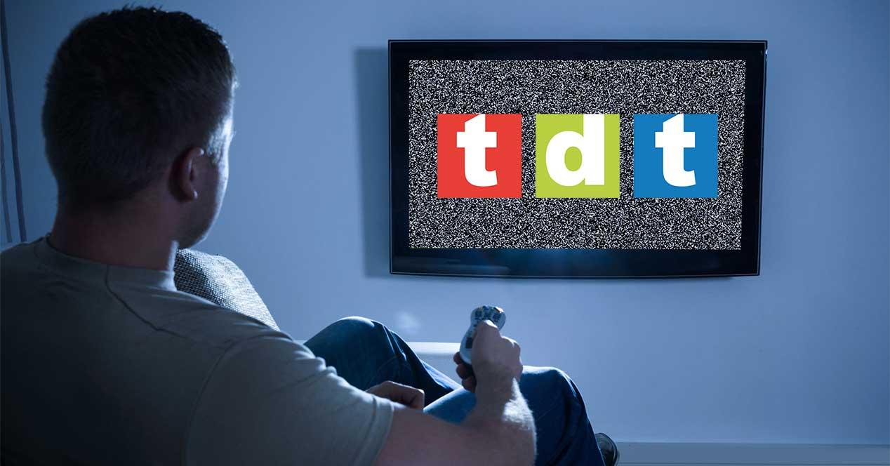 Cómo ver la TDT sin necesidad de antena en cualquier televisor incluso si  no es Smart TV