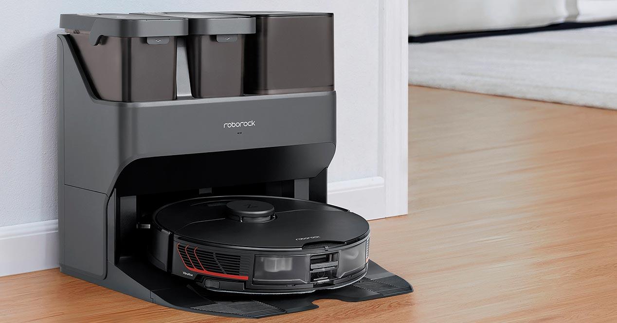 rebaja 300 euros el robot aspirador de Roomba con base de  autovaciado que encanta a los usuarios