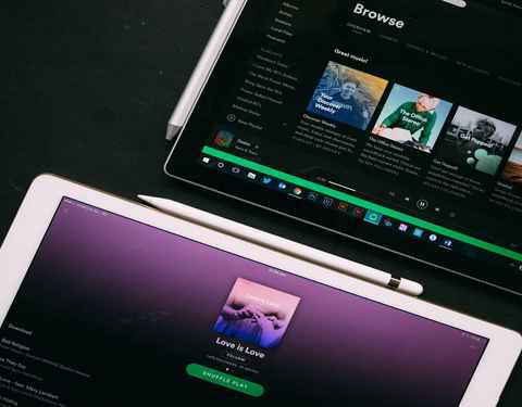 Cómo poner Spotify en un altavoz de Google en vez de  Music