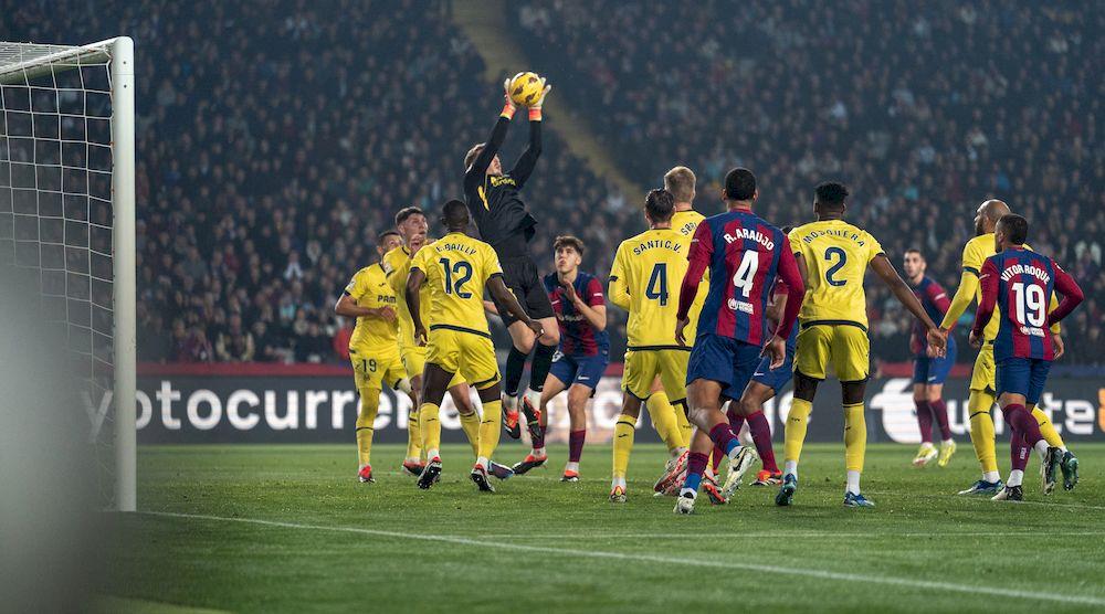 Un partido entre el Barcelona y el Villarreal en LaLiga