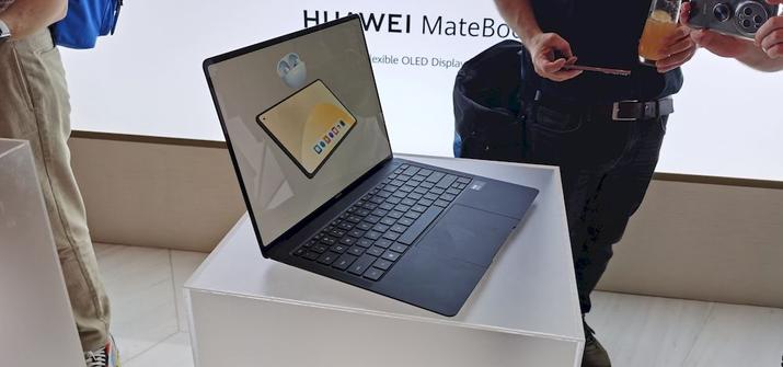 The Huawei MateBook X Pro laptop turned on