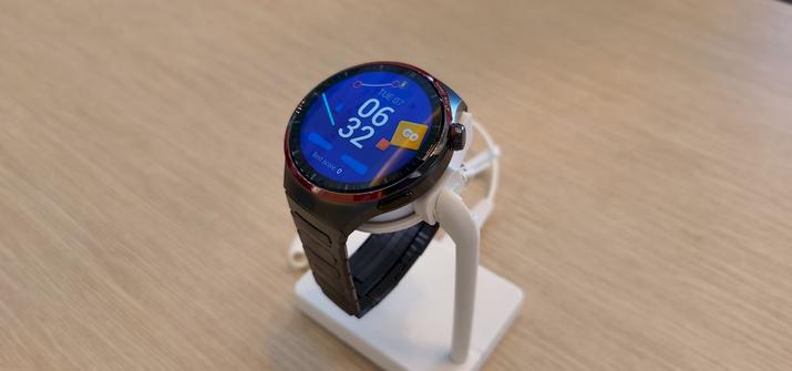 Huawei Watch 4 Pro Space Edition full photo