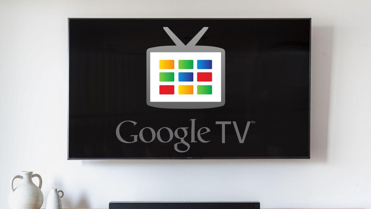 Una televisión Smart con el logo de Google TV en el centro