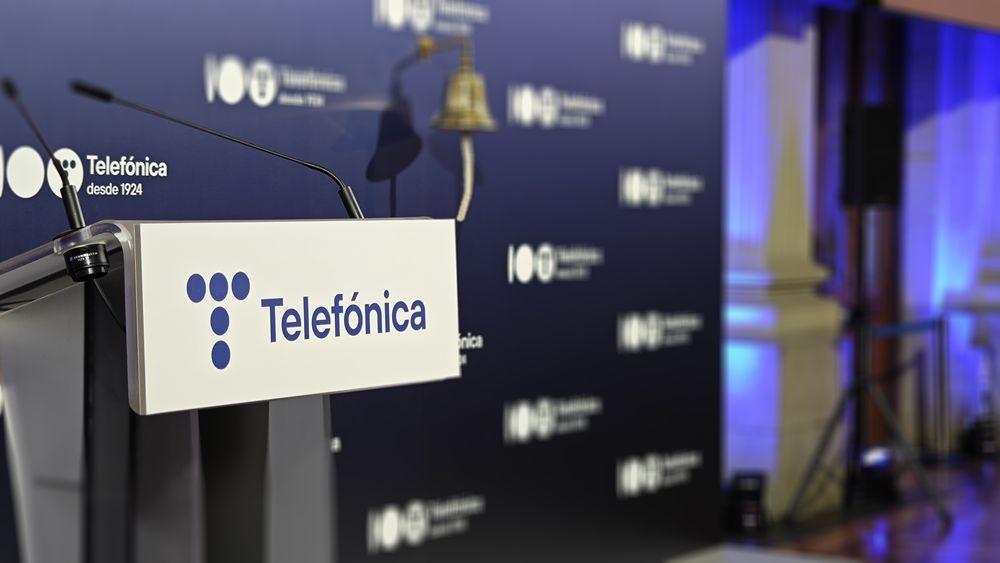Telefonica press conference scene