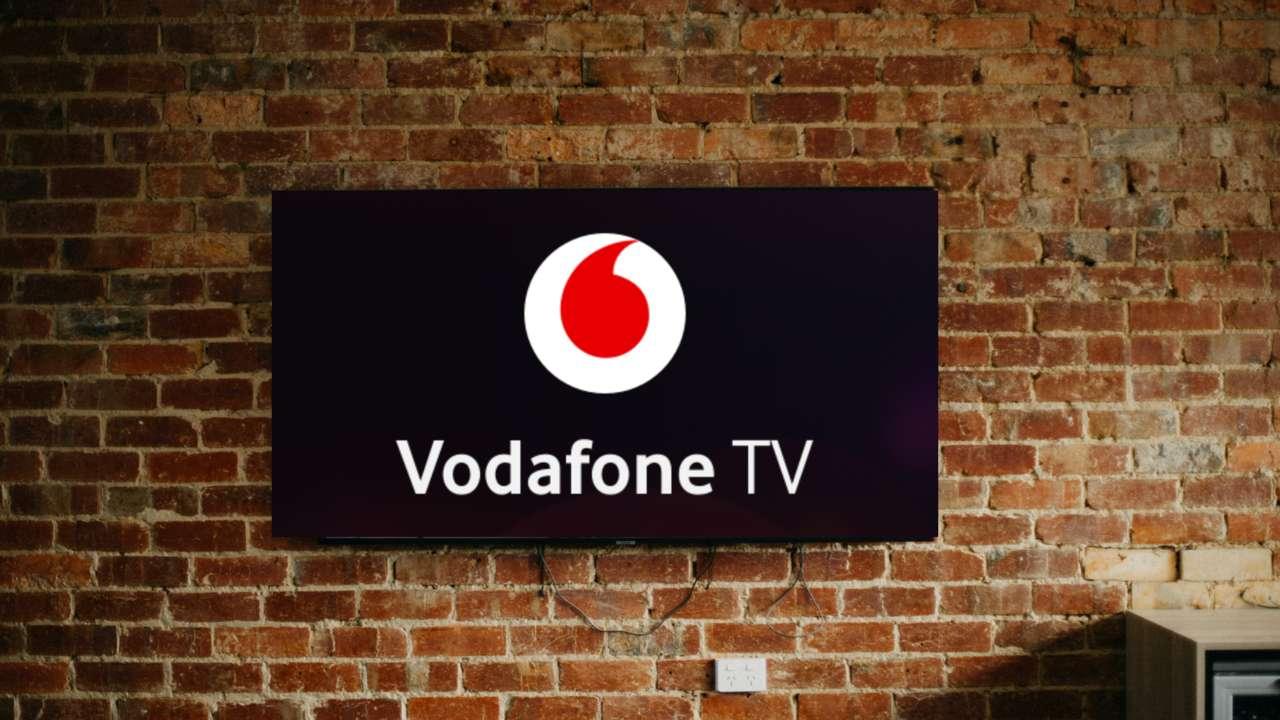 imagen de una smart tv con el logo de vodafone