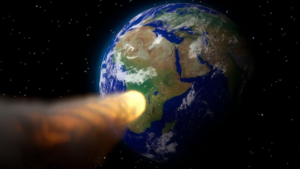 Un asteroide en trayectoria hacia el planeta Tierra