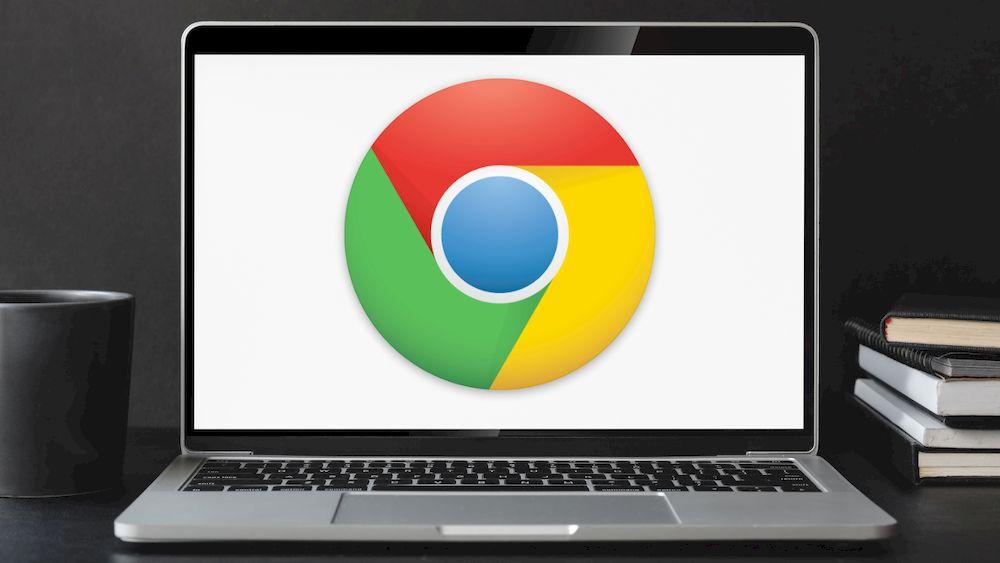 Un ordenador portátil con la pantalla blanca y el logo de Chrome