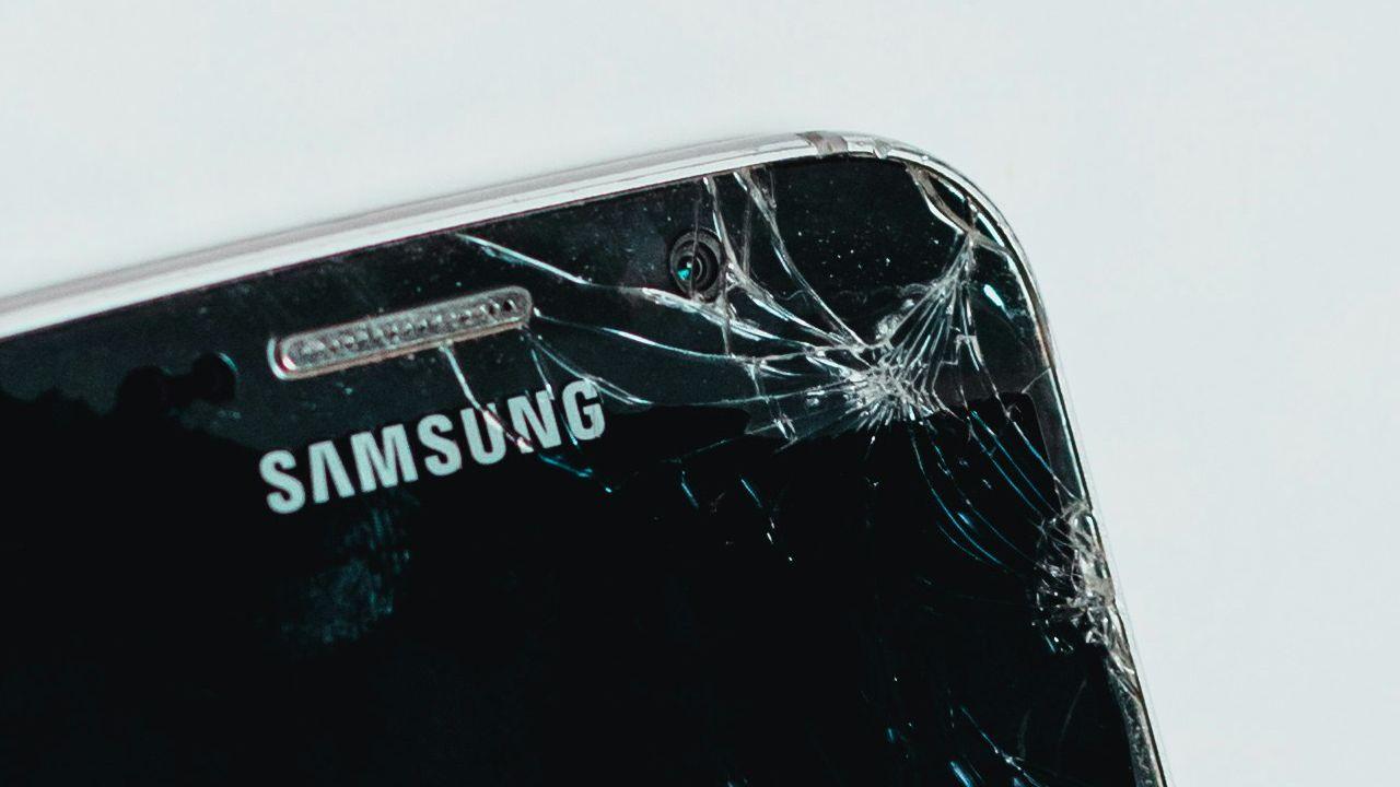Teléfono Samsung roto