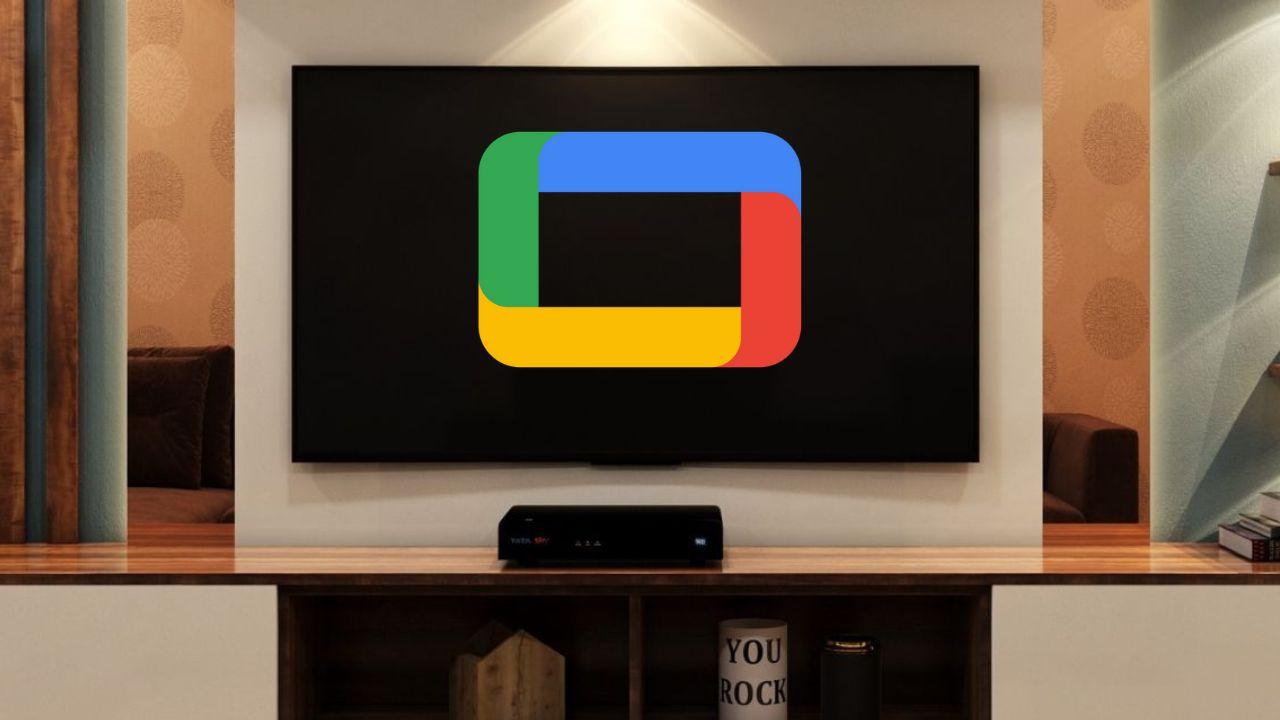 Una televisión con el logo de Google TV en el centro