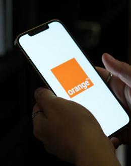 imagen de un smartphone de orange